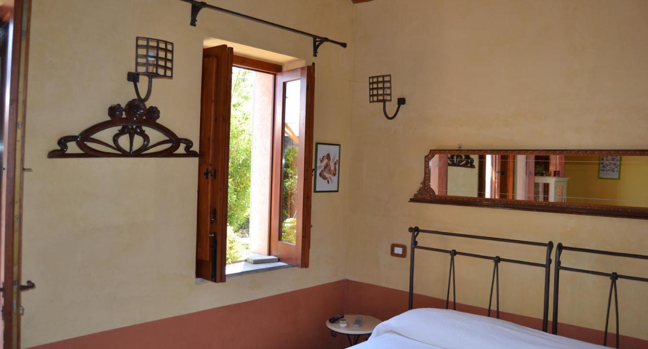 Bioagriturismo Antica Sena Milici Luaran gambar