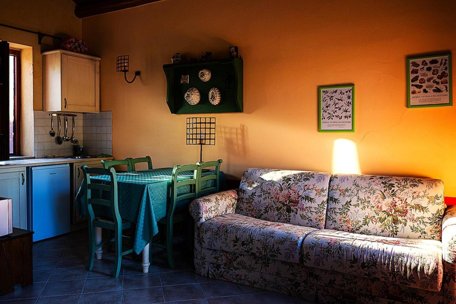 Bioagriturismo Antica Sena Milici Luaran gambar