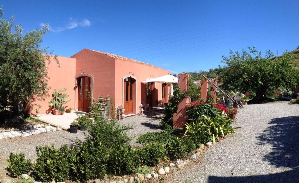 Bioagriturismo Antica Sena Milici Luaran gambar